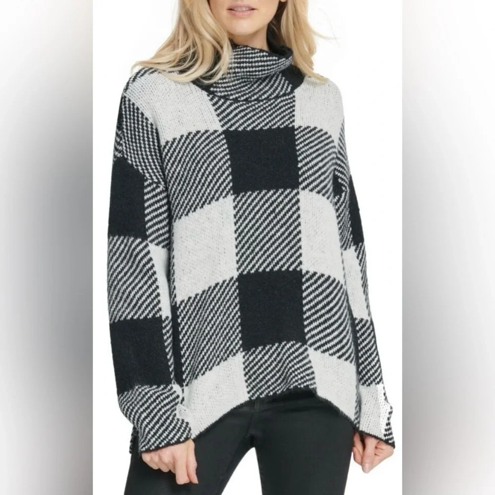 Dkny Women's Tan and Black Leopard Print Pull Over Turtleneck Sweater Size XL